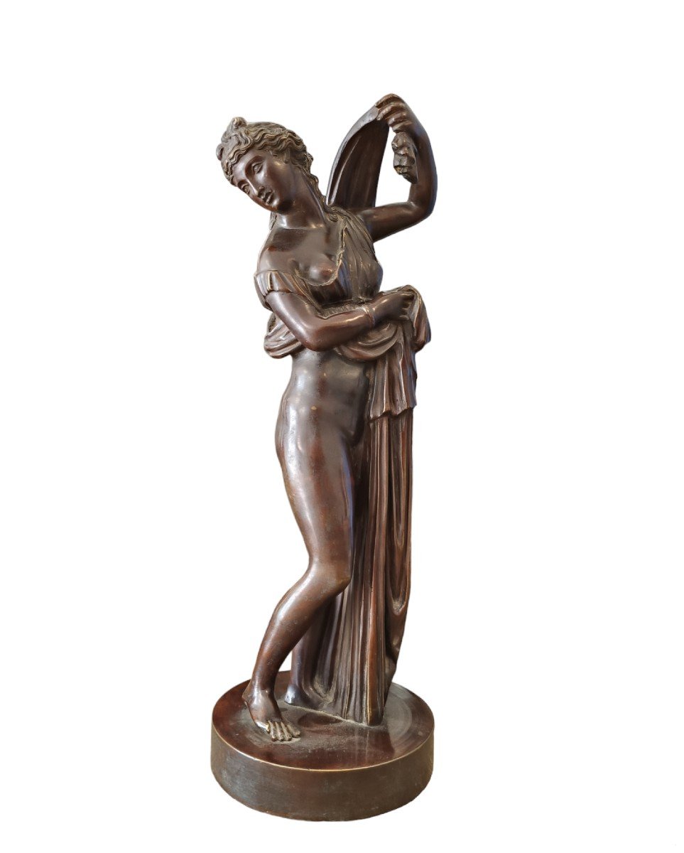 Scultura in bronzo raffigurante Venere Callipigia. XIX secolo.-photo-2