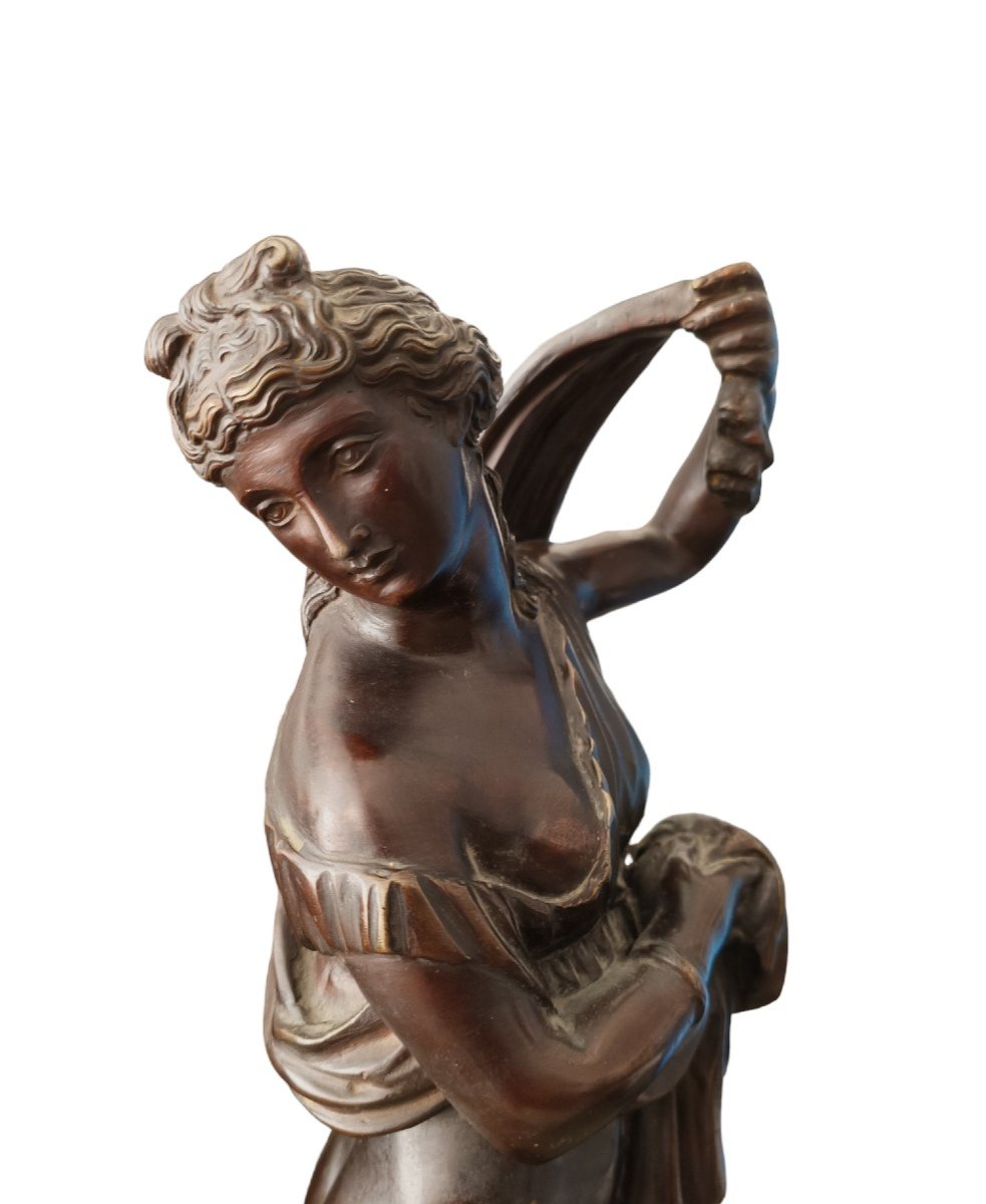 Scultura in bronzo raffigurante Venere Callipigia. XIX secolo.-photo-1