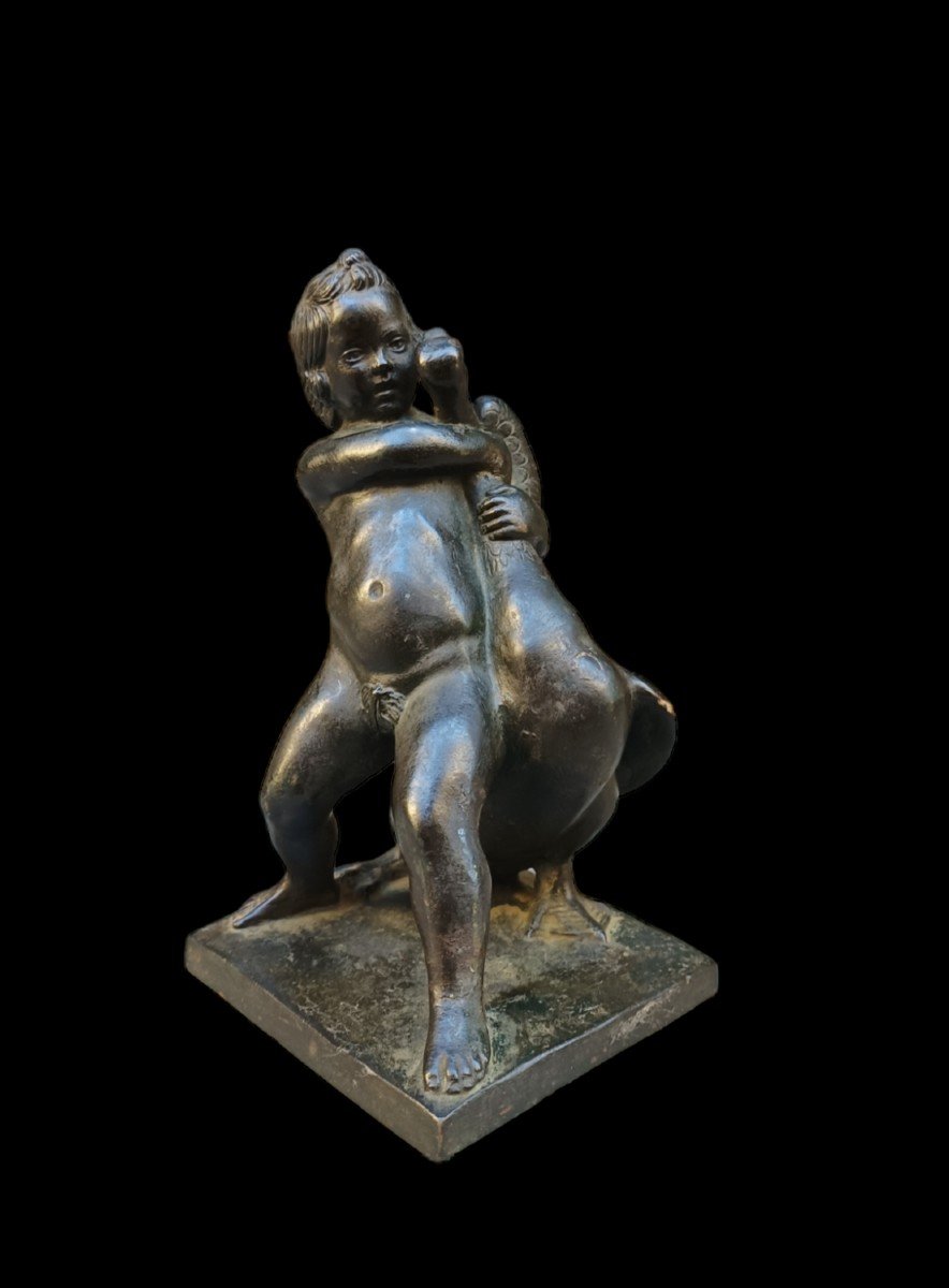 Scultura in bronzo raffigurante putto con oca. Italia,fine XVIII secolo.