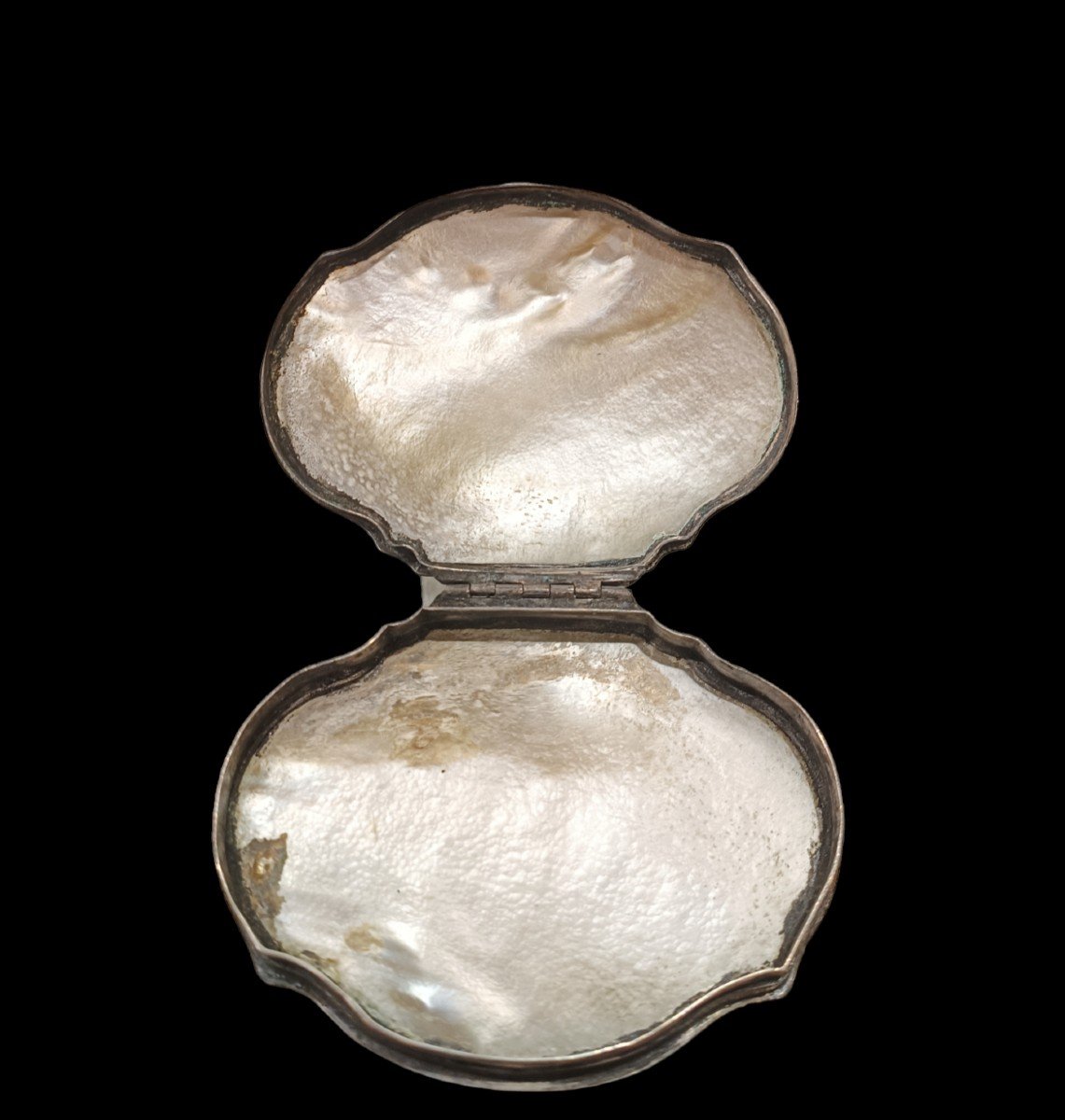 Tabacchiera in argento e madreperla.  Inghilterra XVIII secolo.-photo-2