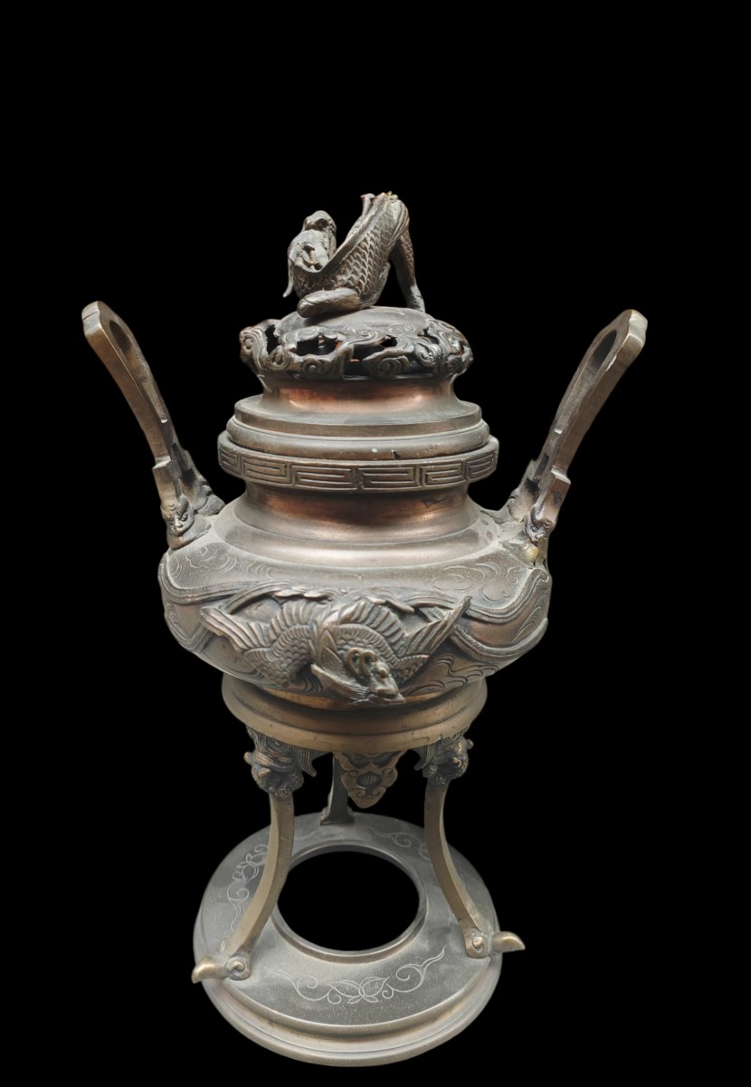 Incensiere in bronzo. Giappone,periodo Meiji(1868-1912). 
