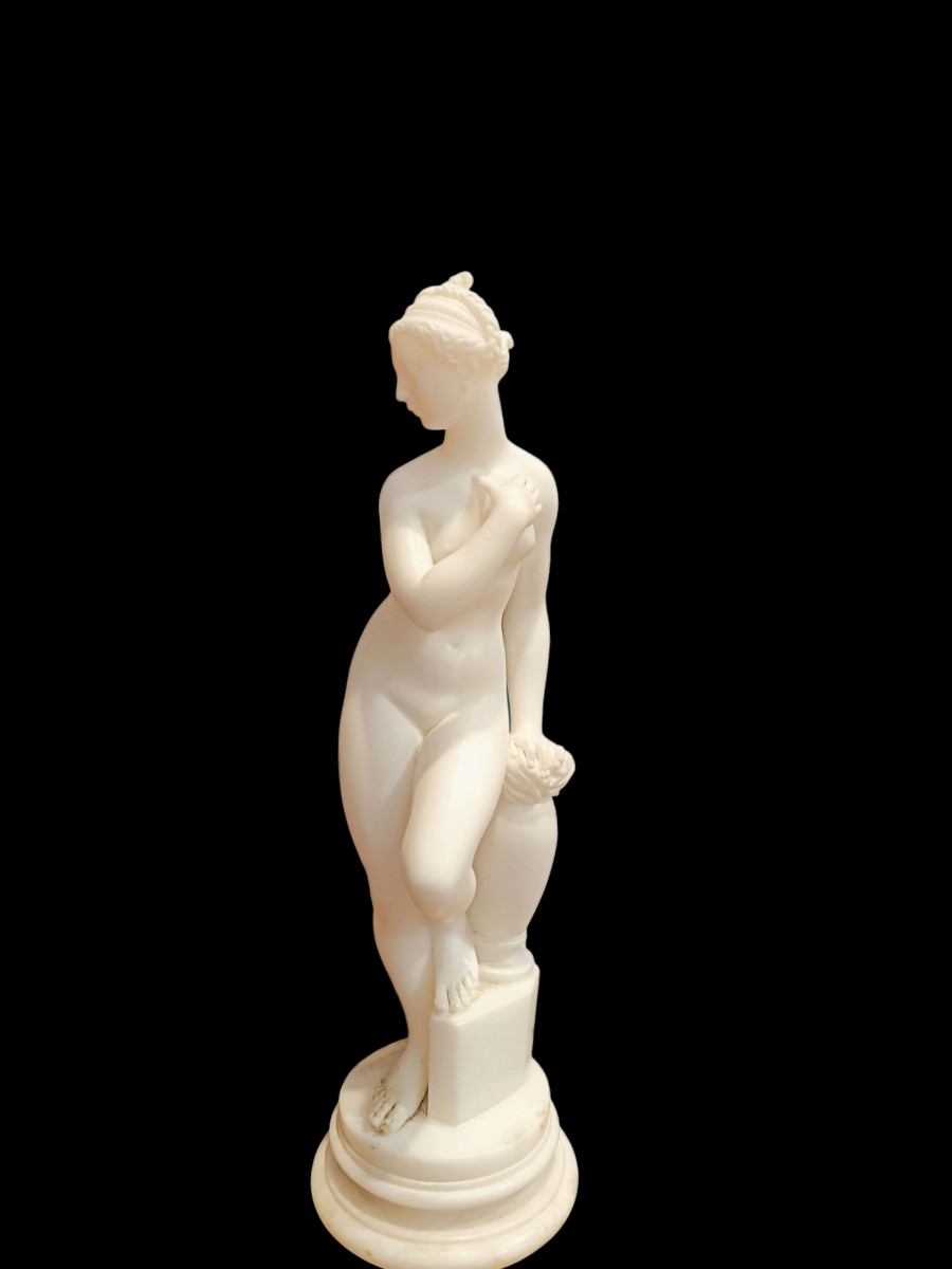 Scultura in alabastro raffigurante Venere.Italia,inizio XX secolo.