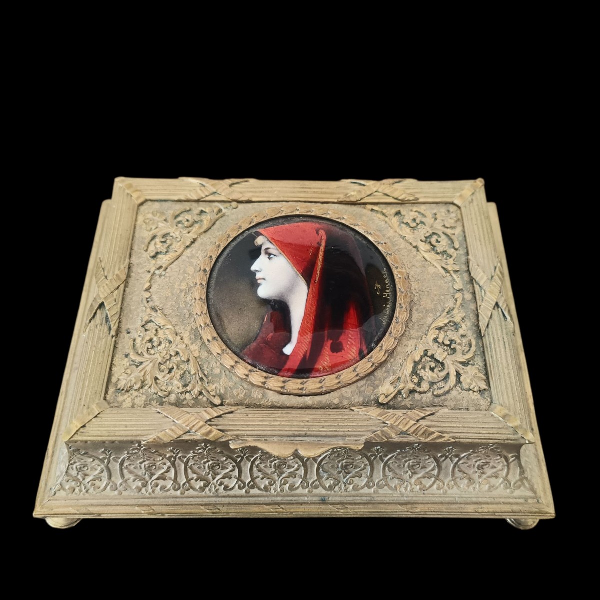 Boîte en bronze doré et émail.France,période Napoléon III.