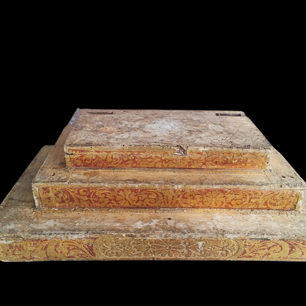 Base  in legno dorato e dipinto.Italia,fine XVI secolo.-photo-2