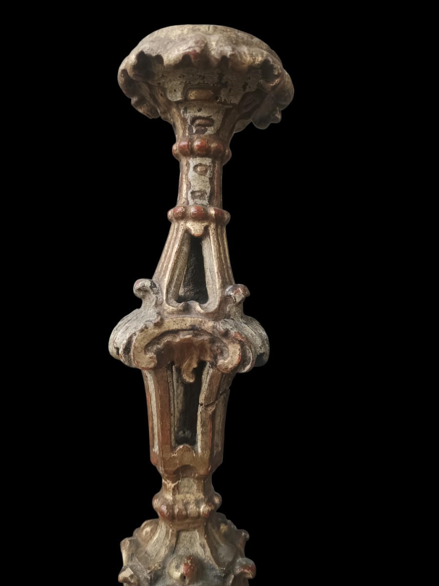 Coppia di candelieri in legno dorato e laccato.Venezia,XVIII secolo.-photo-4