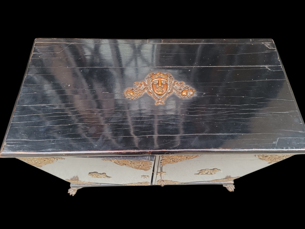 Monetiere in legno ebanizzato.Inizio XIX-photo-2