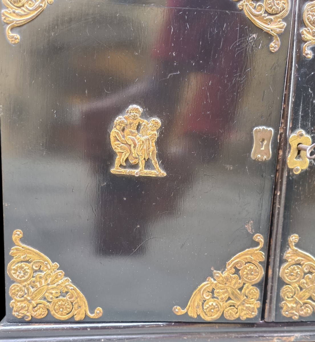 Monetiere in legno ebanizzato.Inizio XIX-photo-4