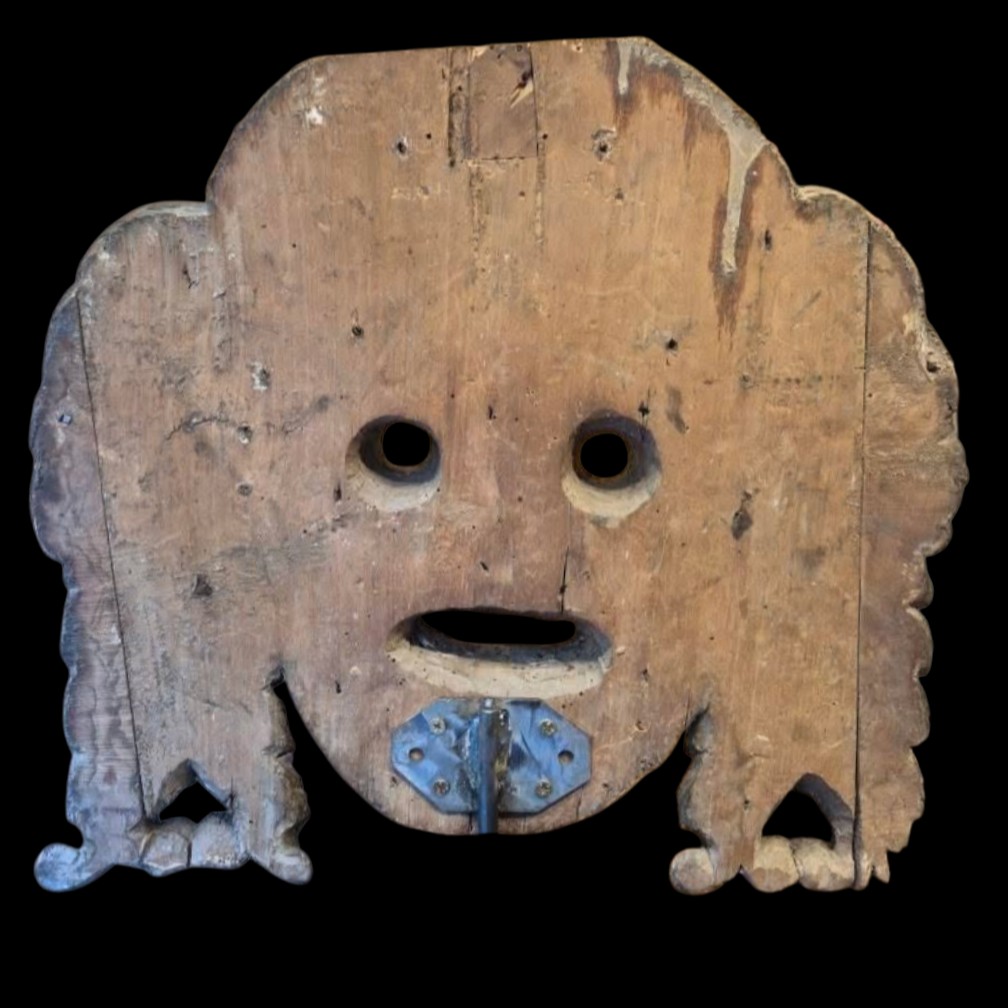 Grande maschera da teatro in legno dipinto.Italia,XVIII secolo.-photo-3
