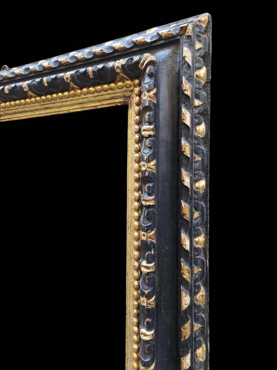 Cornice in legno intagliato.Italia centrale,XVII secolo-photo-1