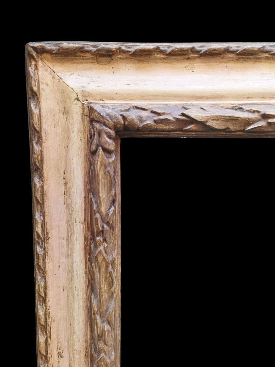 Cornice in legno scolpito e laccato. Realizzata in Piemonte alla fine del XVII secolo.-photo-2