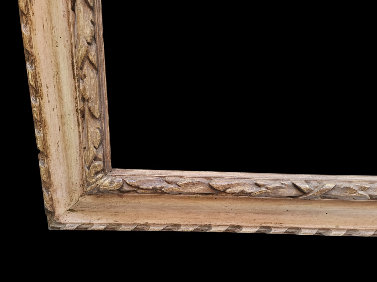 Cornice in legno scolpito e laccato. Realizzata in Piemonte alla fine del XVII secolo.-photo-3