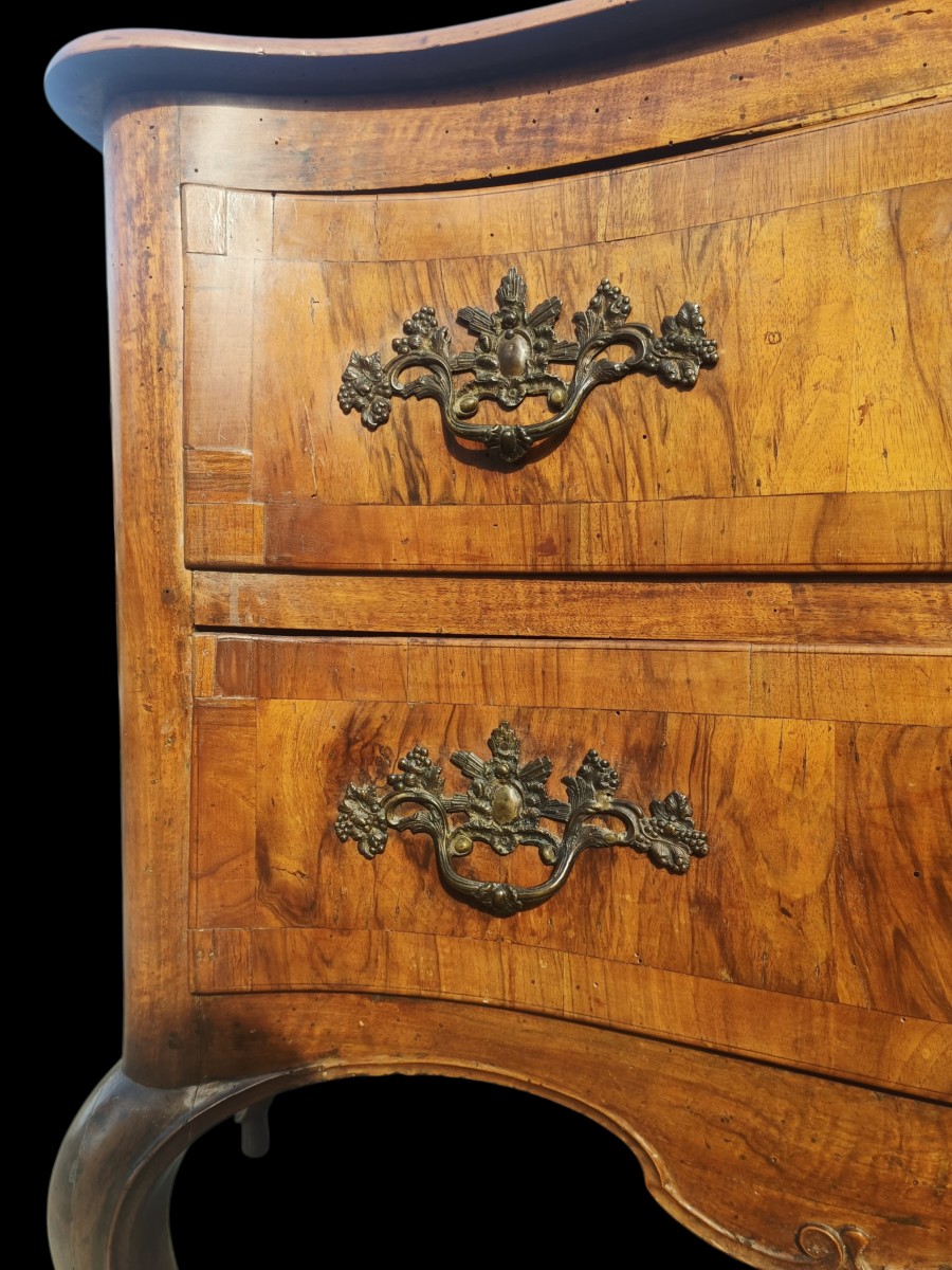 Cassettone in legno lastronato.Veneto,XVIII secolo.-photo-2