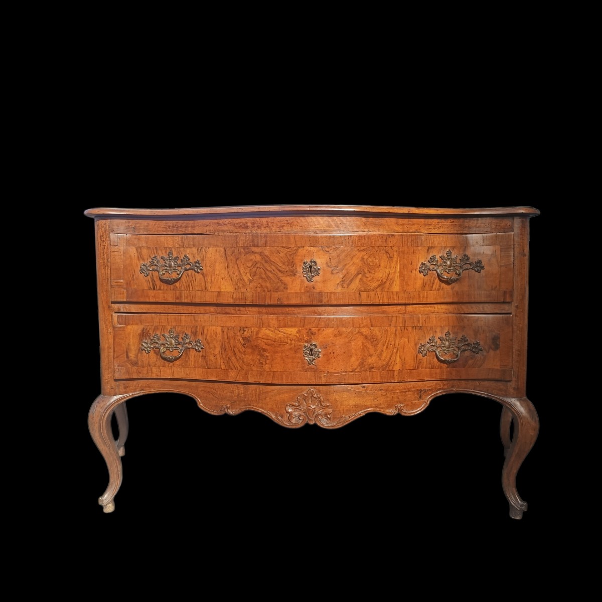 Cassettone in legno lastronato.Veneto,XVIII secolo.