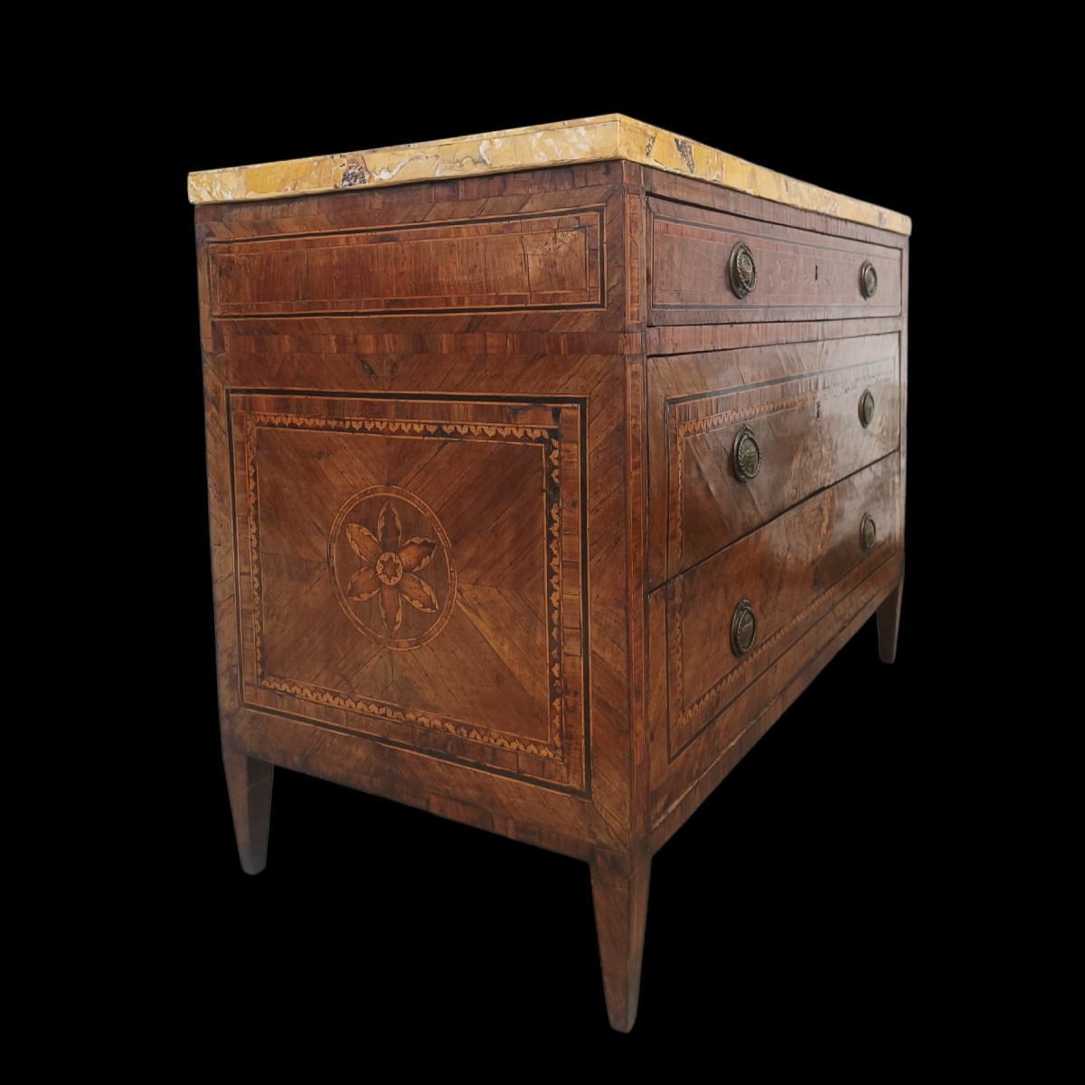 Cassettone in legno intarsiato.Lombardia,fine XVIII secolo.-photo-2