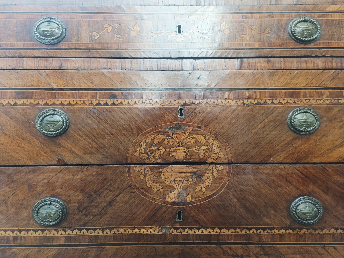 Cassettone in legno intarsiato.Lombardia,fine XVIII secolo.-photo-4