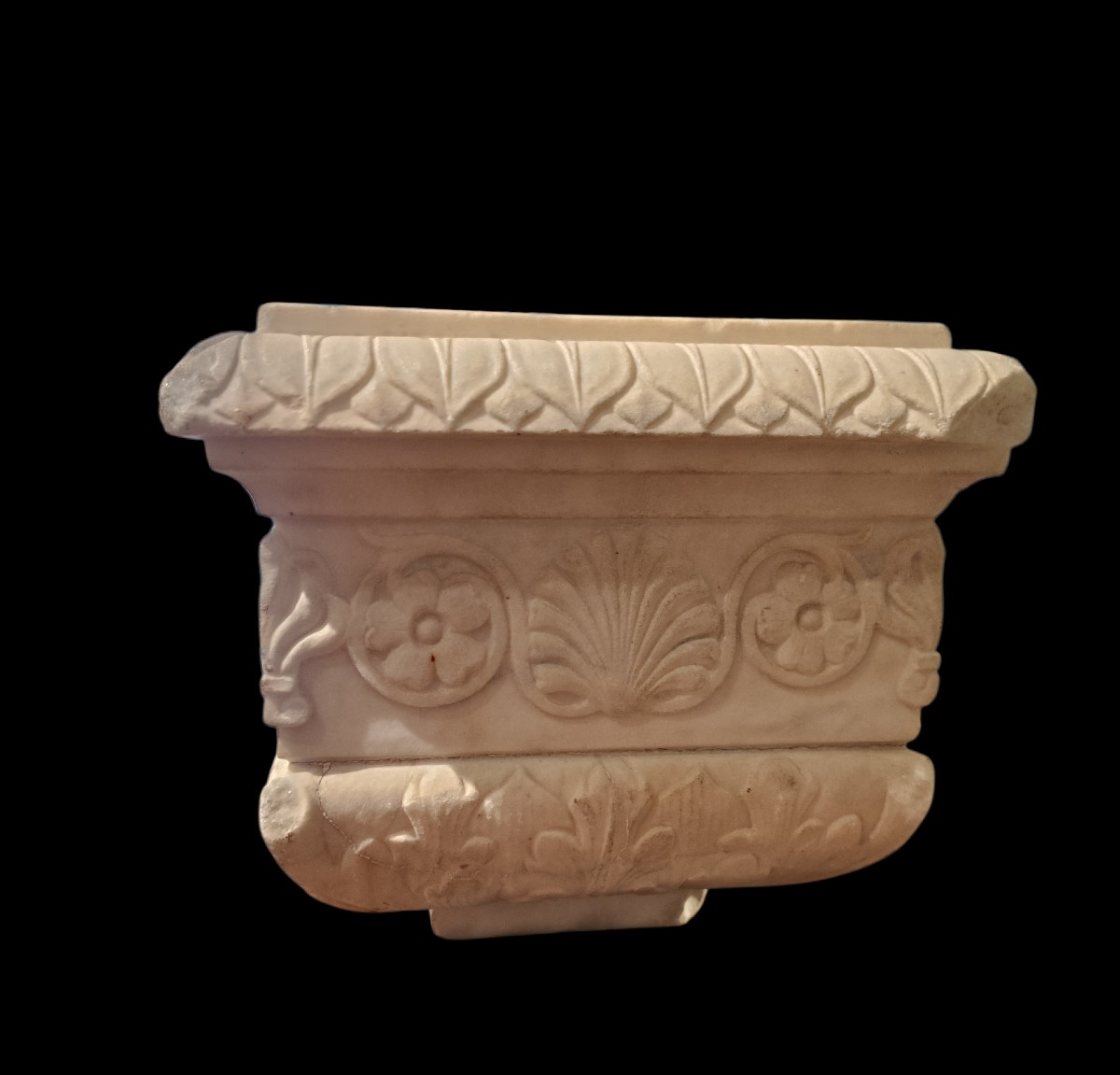 Vasca in marmo bianco scolpito. Italia,Periodo neoclassico.-photo-4