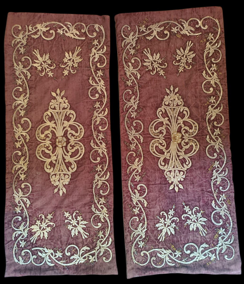 Coppia di tessuti ricamati in filo d'argento.Italia,XIX secolo.
