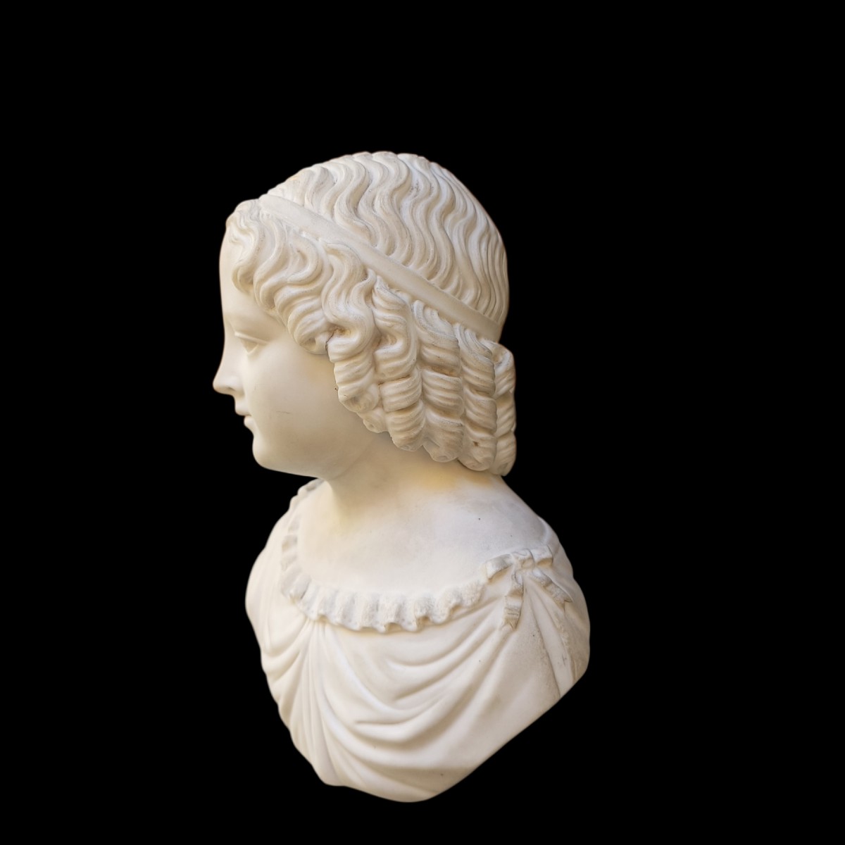 Busto in biscuit raffigurante bambina. Italia,inizio XIX secolo.-photo-3