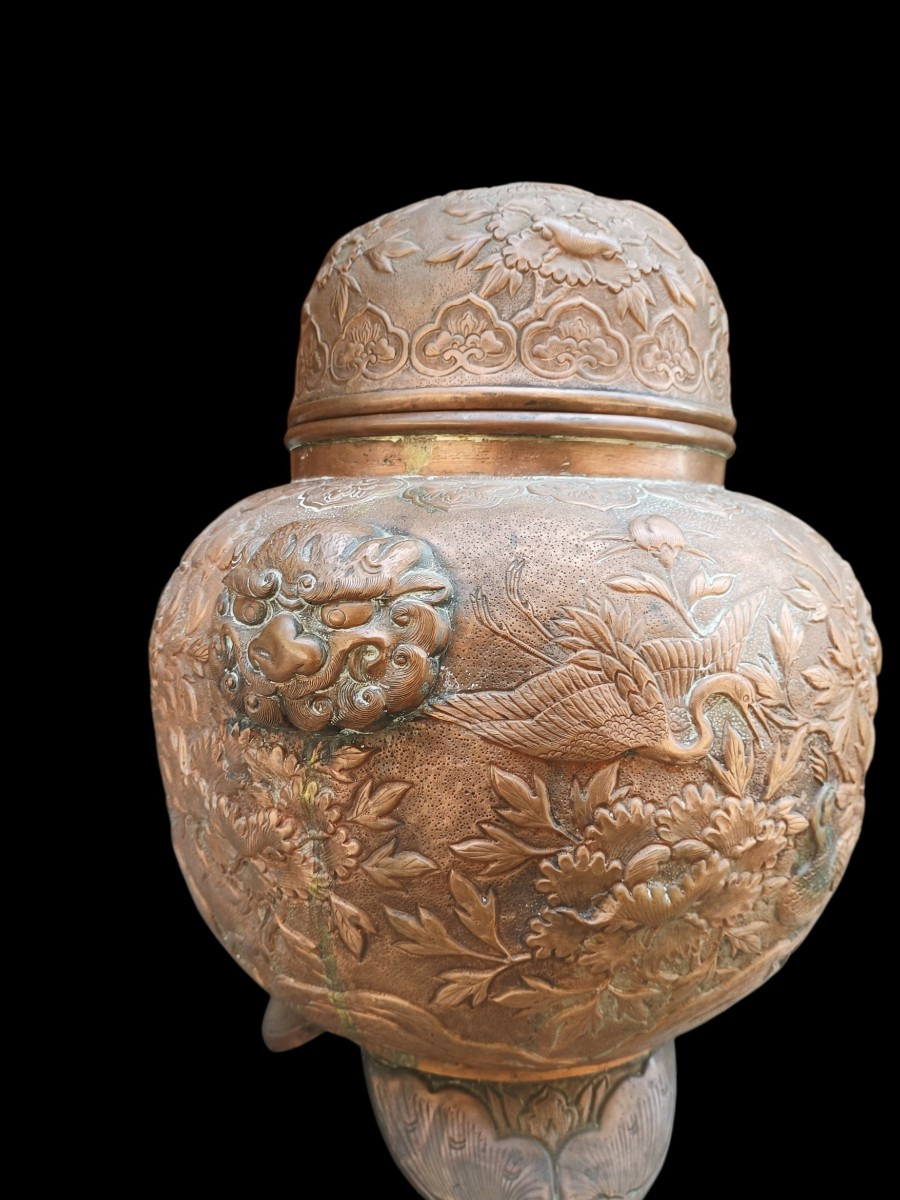 Vaso in rame sbalzato.Cina,fine XIX secolo.-photo-4