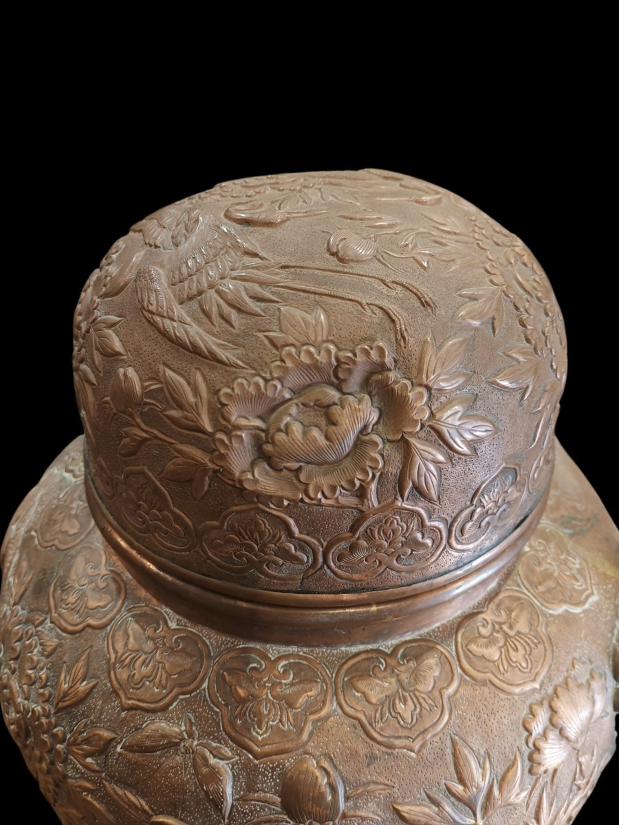 Vaso in rame sbalzato.Cina,fine XIX secolo.-photo-2
