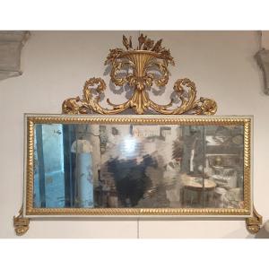 Bella specchiera in legno laccato e dorato.Firenze,fine XVIII secolo.