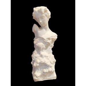 Scultura in marmo bianco.1900 circa.
