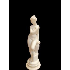 Scultura in alabastro raffigurante Venere.Italia,inizio XX secolo.