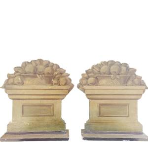 Coppia di sagome in legno dipinto.Italia,fine XIX secolo.