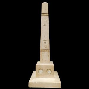 Obelisco in marmo.Italia,1916. 