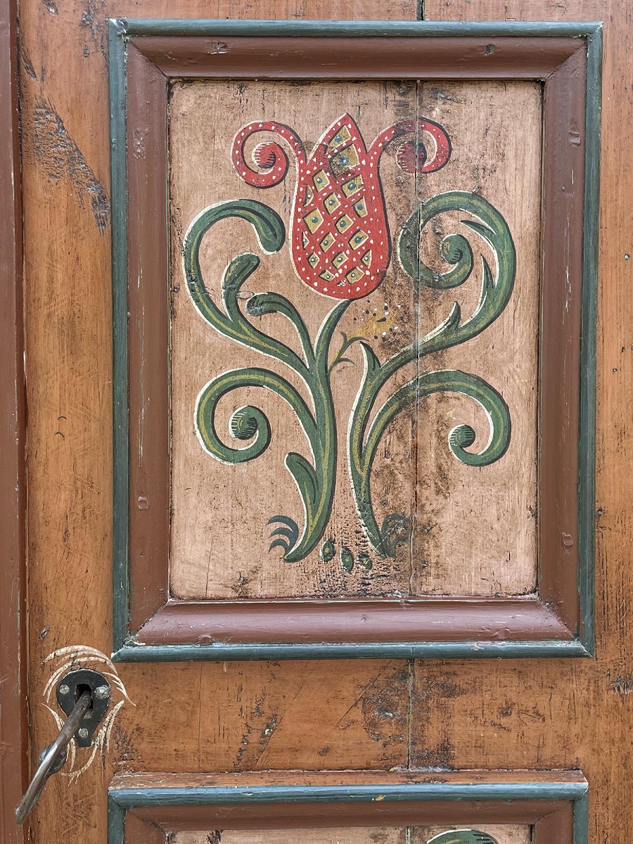 Armadio Dipinto con Fiori datato 1743-photo-2