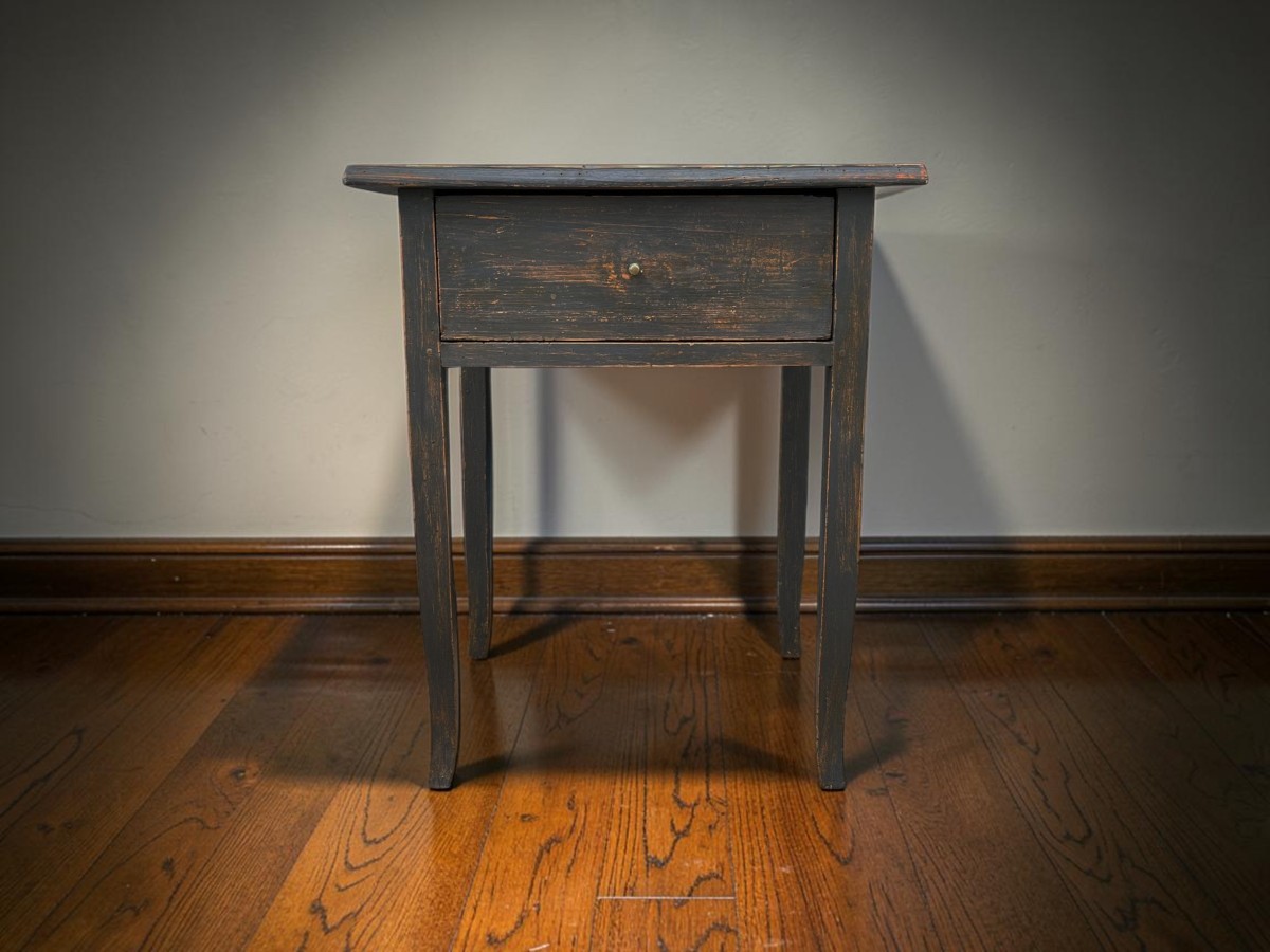 Tavolino alpino in abete del 1850 circa