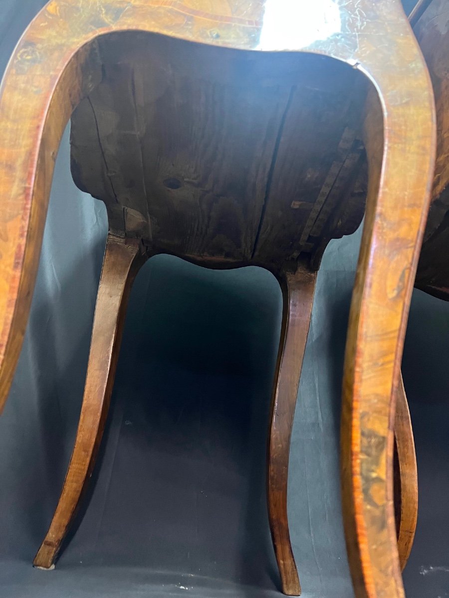 Coppia di mobiletti lombardi mossi sui quattro lati, radica di noce con filettature in legno ch-photo-1