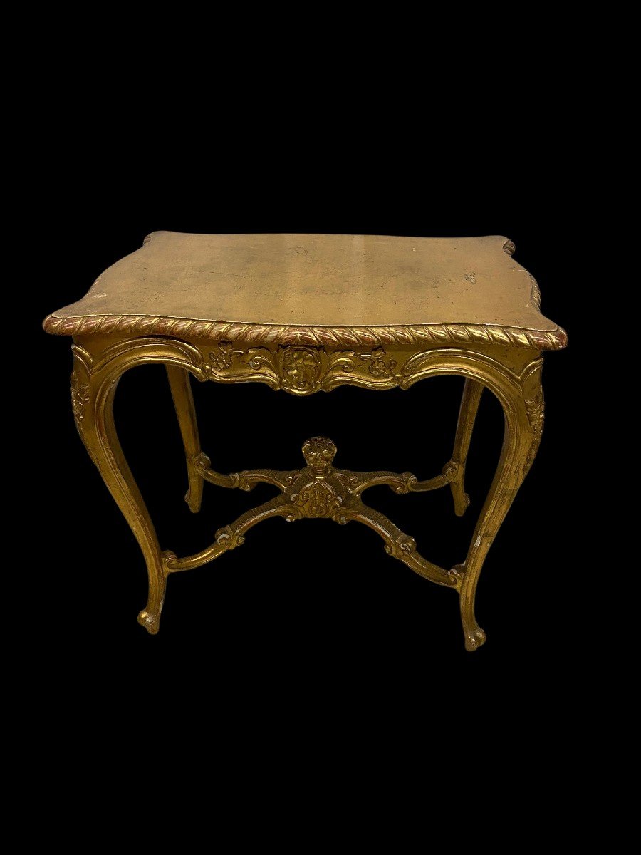Tavolino basso da salotto in legno dorato