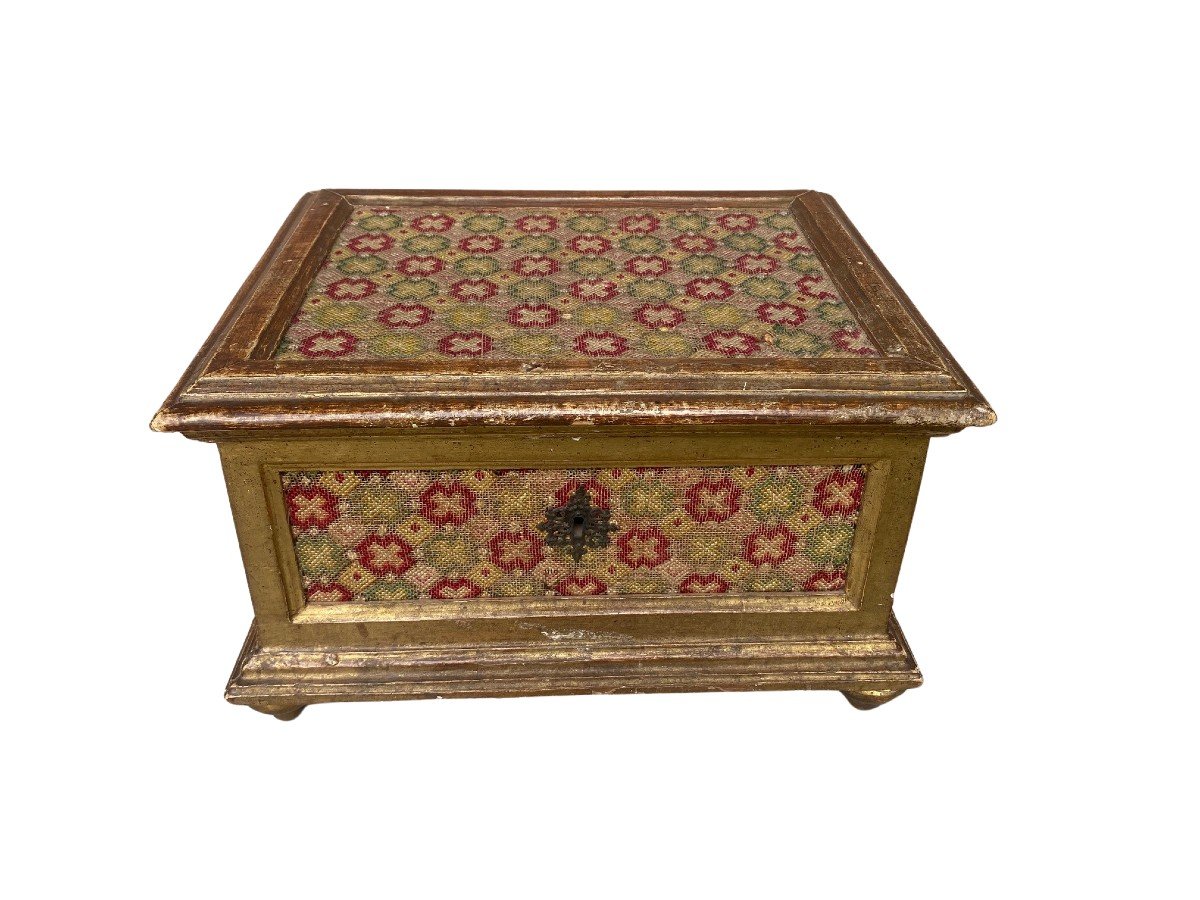 Piccola scatola toscana in legno dorato e tessuto