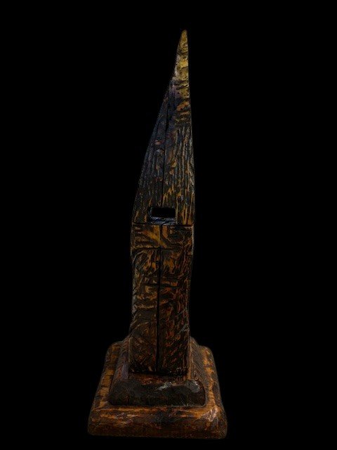 scultura in legno tenero con terminale dorato-photo-1