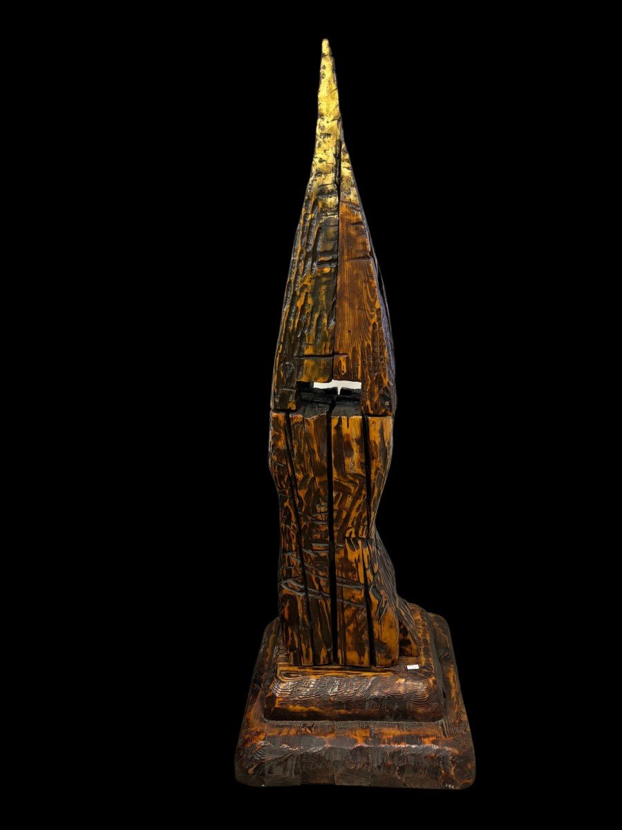 scultura in legno tenero con terminale dorato