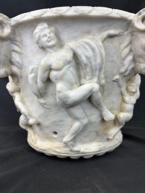 Vaso in marmo bianco con scene di baccanale scolpite di epoca neoclassica-photo-3