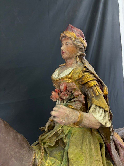 Coppia di sculture in paier machè raffiguranti Mata e Grifone-photo-2