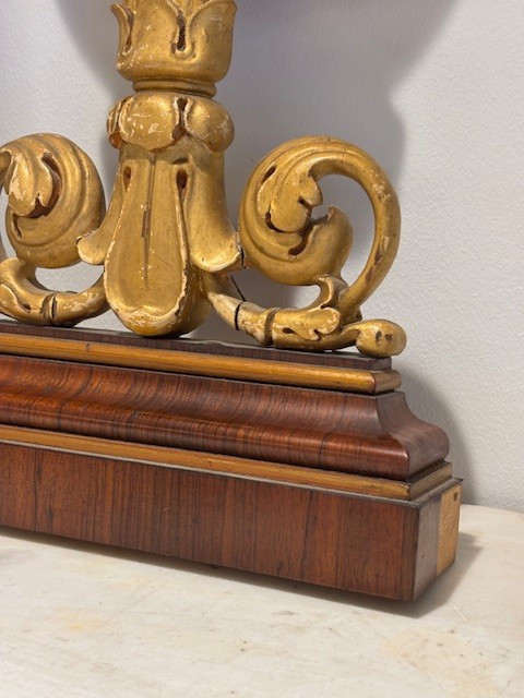 Caminiera impero lastronata in noce con decori in legno intagliato e dorato-photo-4