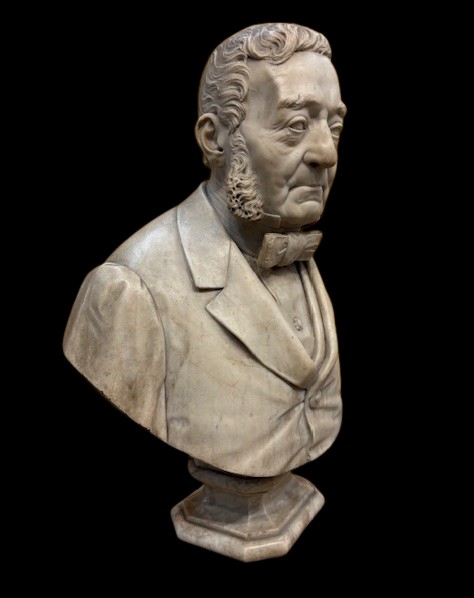 Busto in marmo bianco raffigurante gentiluomo-photo-2