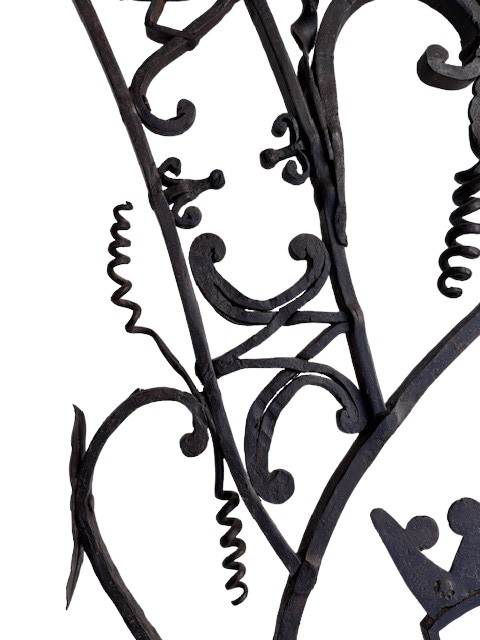 Coppia di banderuole in ferro forgiato e  traforato con monogramma coronato-photo-2