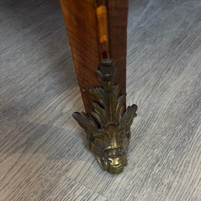 Comò di area parmense lastronato con decori a saette e bronzi dorati-photo-2