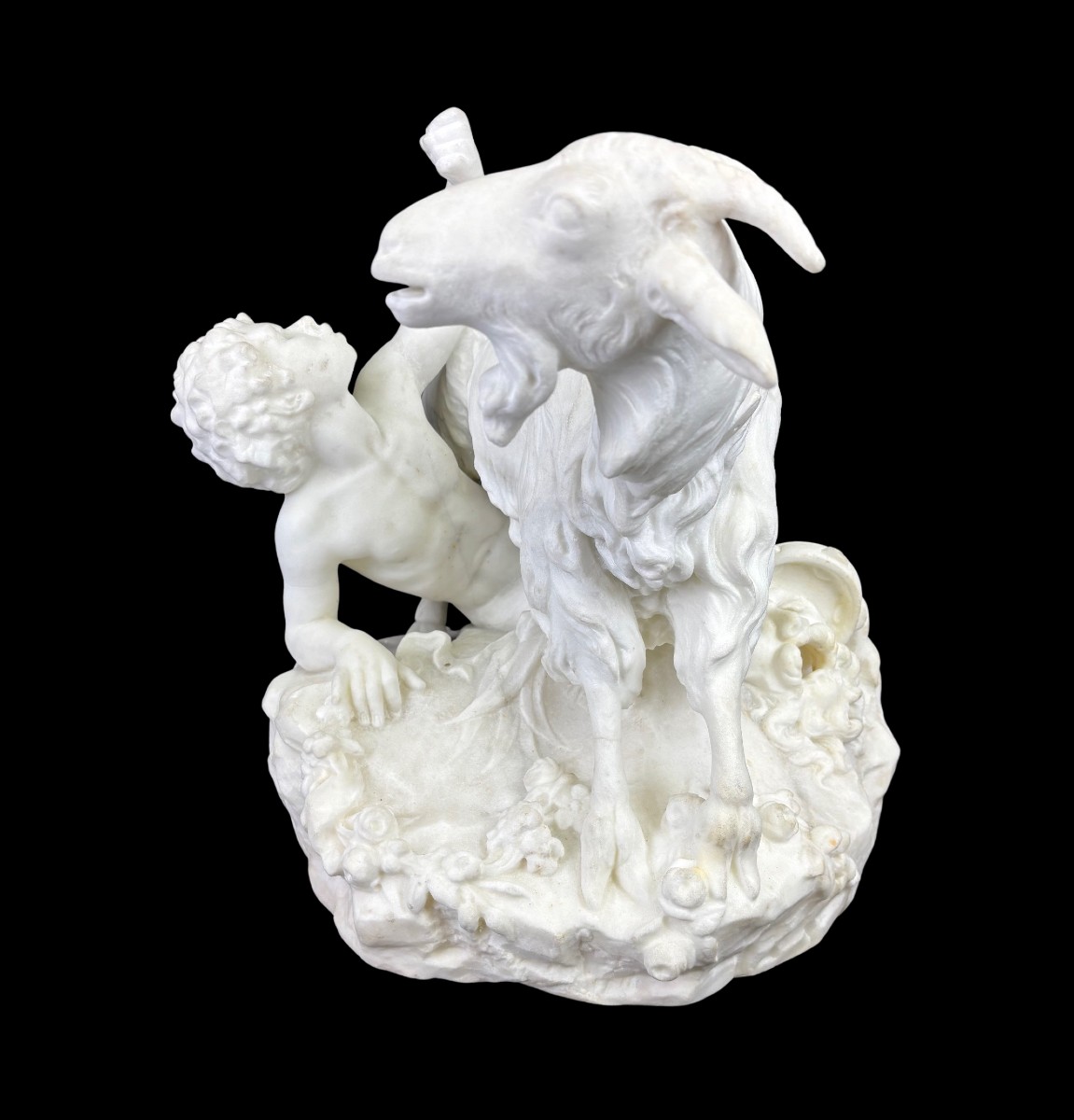 Scultura in marmo bianco raffigurante Zeus allattato dalla capra Amaltea-photo-3