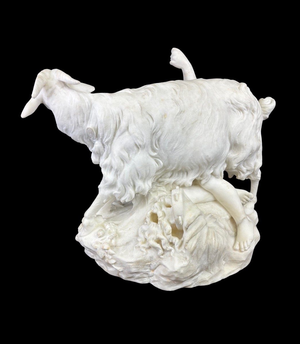 Scultura in marmo bianco raffigurante Zeus allattato dalla capra Amaltea-photo-4