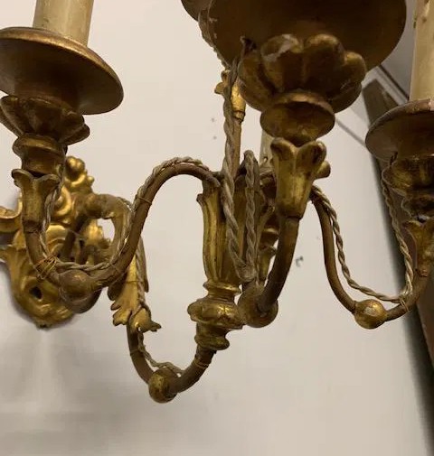 Coppia di punti luce in metallo e legno dorato-photo-1