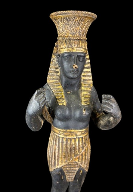 Coppia di sculture rappresentanti figure egizie in legno laccato e dorato-photo-2