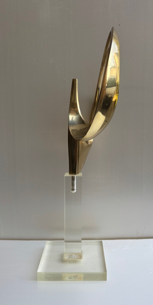 Scultura in bronzo dorato su base in plexiglass firmata e datata "Carmelo Cappello '74"-photo-2