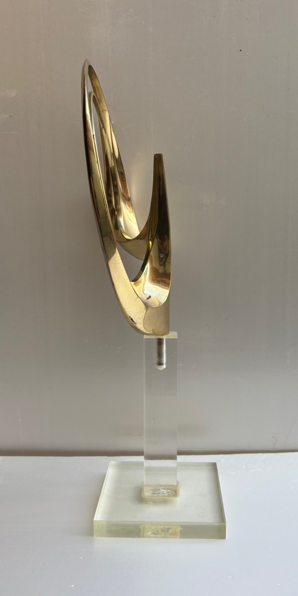 Scultura in bronzo dorato su base in plexiglass firmata e datata "Carmelo Cappello '74"-photo-3