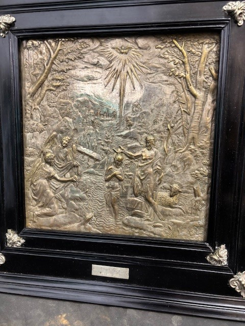 Pannello in rame sbalzato ed argentato in cornice ebanizzata con fregi in argento-photo-4