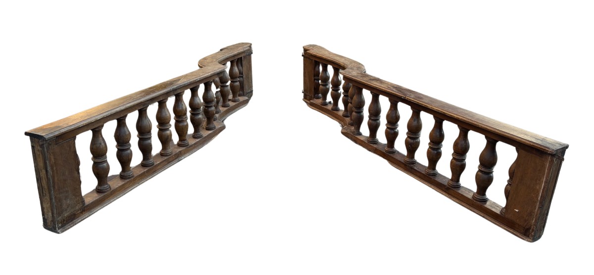 coppia di balaustre in noce sagomate-photo-2
